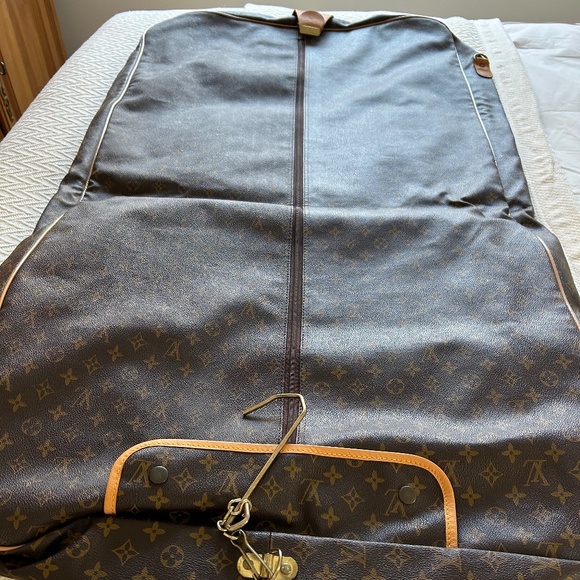 Authentic Louis Vuitton Suit Carry On Bag - Picture 2 of 2
